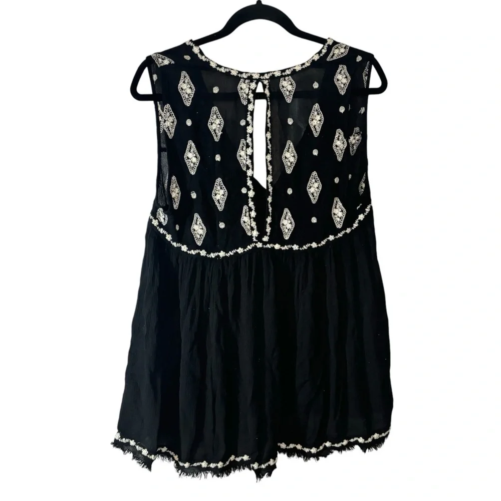 Free People Relaxed Boho Tank Black White Embroidered Top Keyhole Back M - Picture 6 of 8